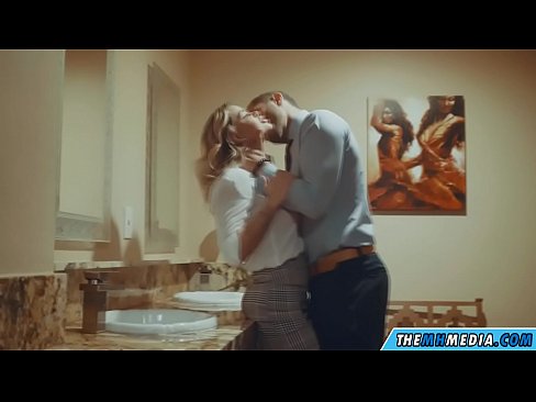❤️ Nigbati bilondi ti oyan ba tan ọ ni yara isinmi ti gbogbo eniyan ❤❌  wa %yo.gayasianporn.ru